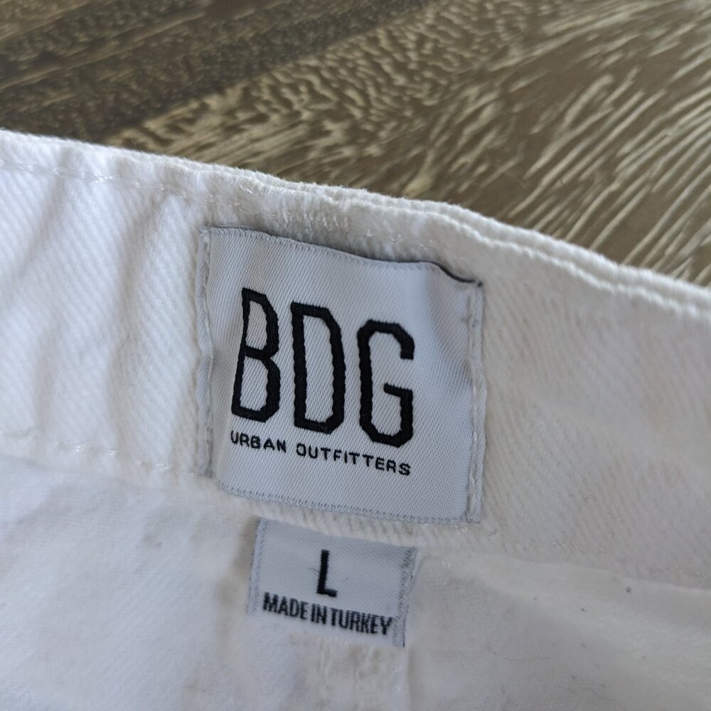 BDG Urban Outfitters White Denim Jean 5 Pocket Skirt Cut Off Raw Hem, Size L - Picture 3 of 7